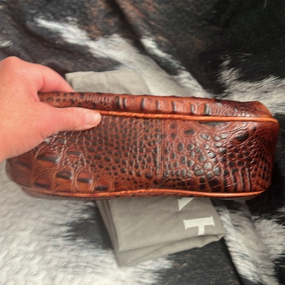 Brahmin- two tone handbag LIKE NEW - Picture 8 of 8